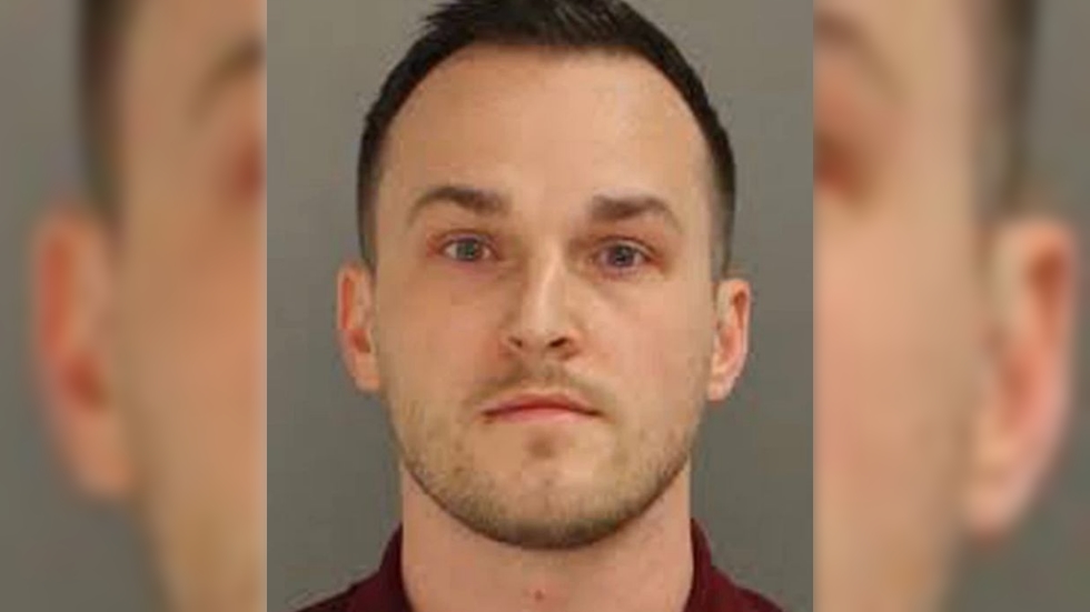 Acusan a hombre por agredir sexualmente a menor el día de su boda