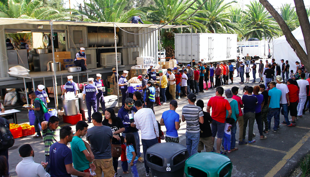 Trump tiene una visión migratoria legítima y que respeto: AMLO - migrantes-en-magdalena-mixhuca