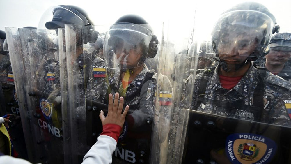 Ejército venezolano reaccionará en cualquier momento: representante de Guaidó