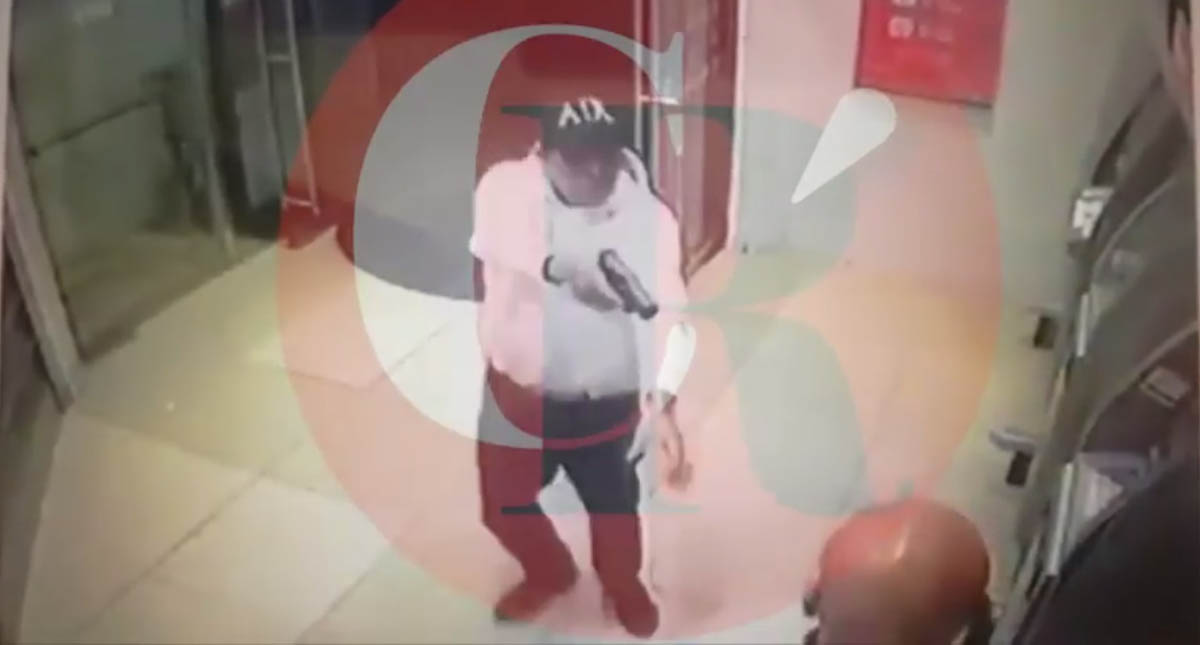 #Video Asesinan en intento de asalto a escolta de ex procuradores - momento-en-que-delincuente-intercepta-al-escolta