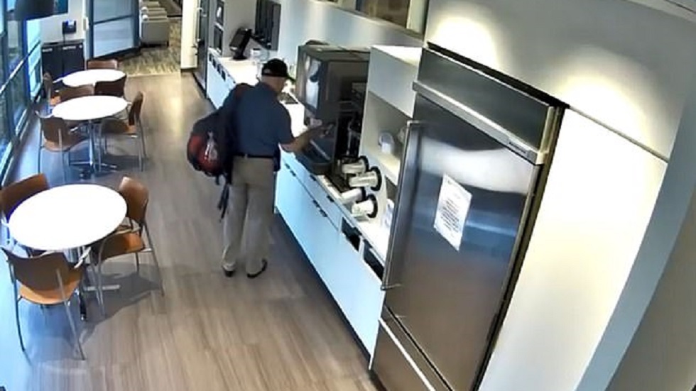 #Video Hombre finge resbalón para cobrar seguro - momento-en-que-hombre-finge-caida-por-hielos