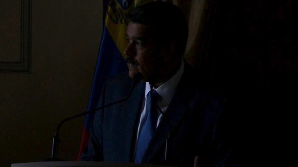 #Video Maduro sufre apagón en pleno discurso