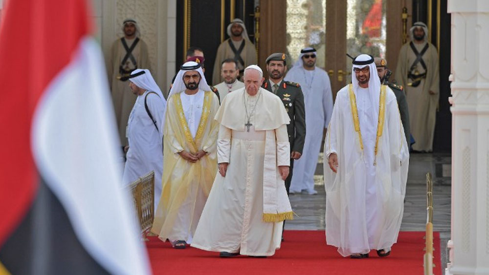 Papa Francisco participa en reunión interreligiosa en Emiratos Árabes Unidos