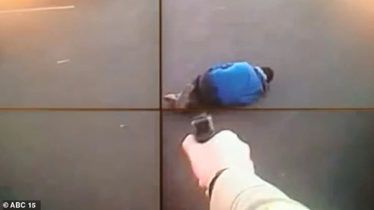 #Video Policía ataca a presunto terrorista en Arizona #Video Policía ataca a presunto terrorista en Arizona