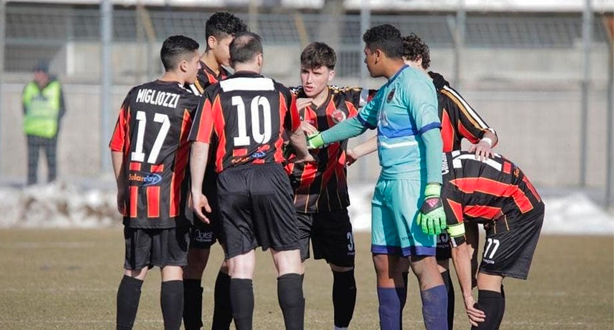 Equipo de tercera división de Italia pierde 20-0 por jugar con siete