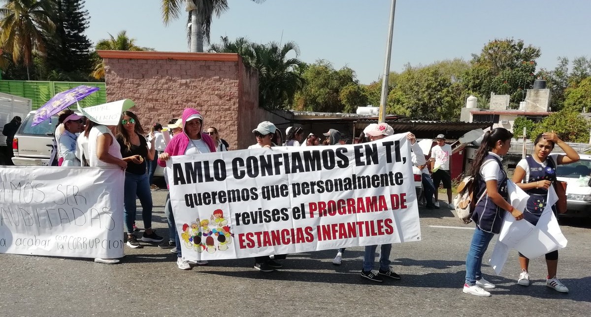 Protestas empañan llegada de AMLO a Iguala - protesta-en-apoyo-a-las-estancias-infantiles