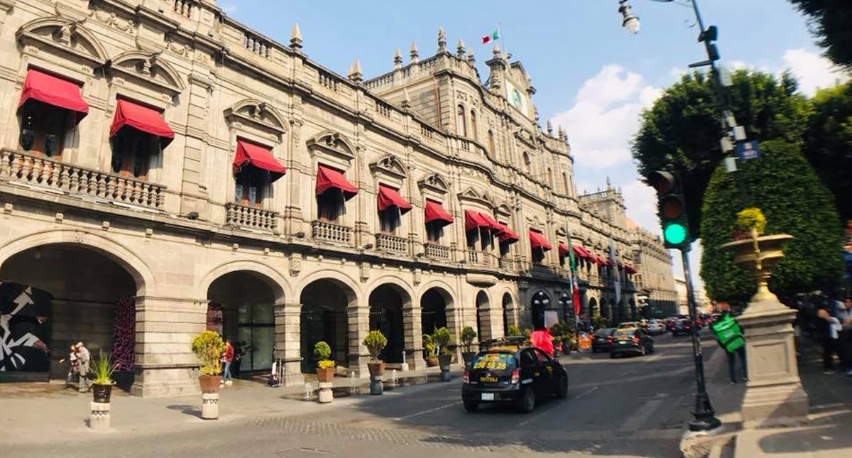 Puebla regresa a Semáforo Naranja, anuncia gobernador Miguel Barbosa; pide no perderle el miedo al COVID-19