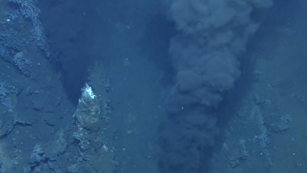 NASA reproduce orígenes de la vida en el fondo del océano