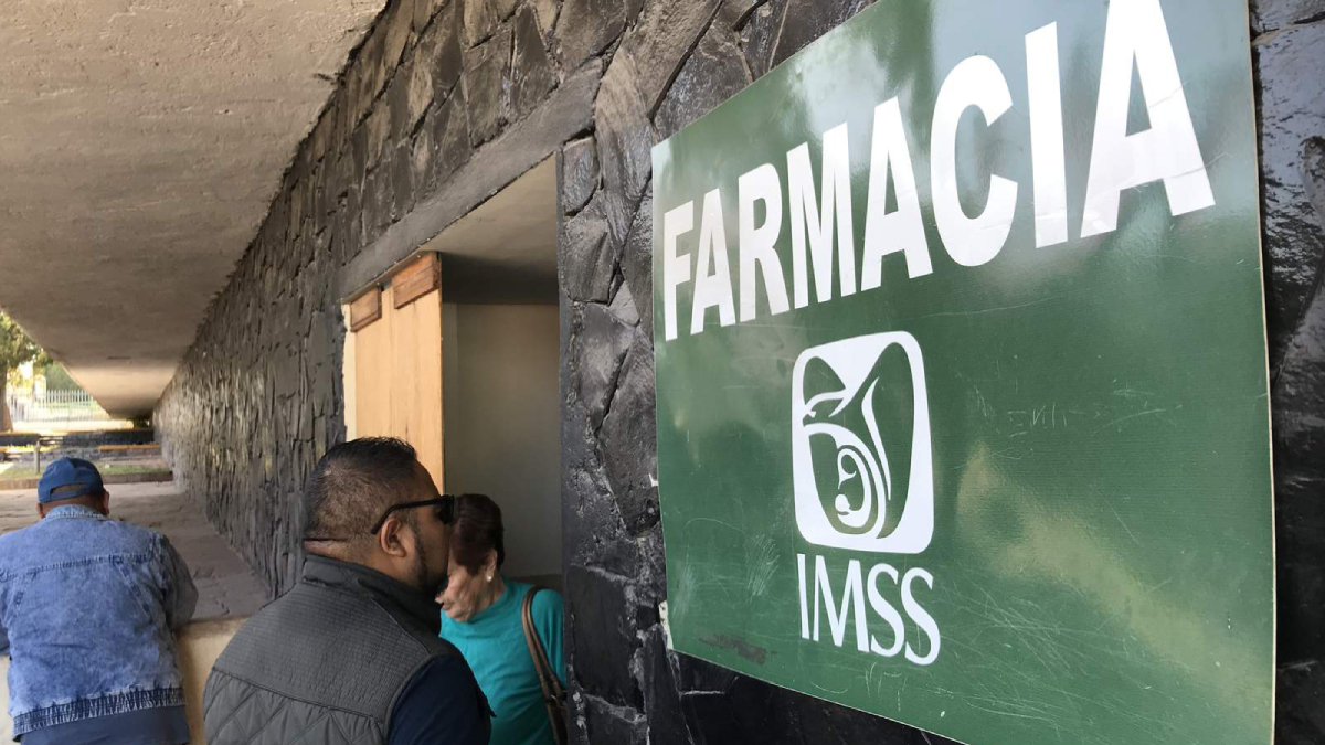 AMLO anuncia revisión de contratos de compra de alimentos y medicinas