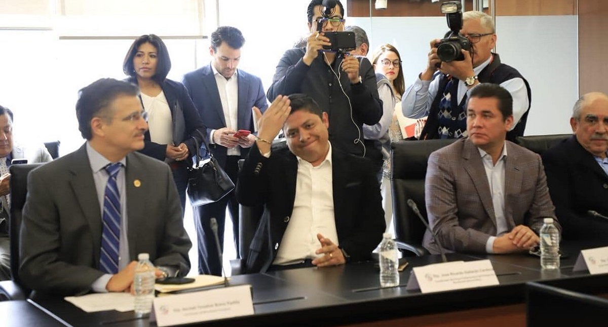 Renuncia coordinador del PRD en la Cámara de Diputados