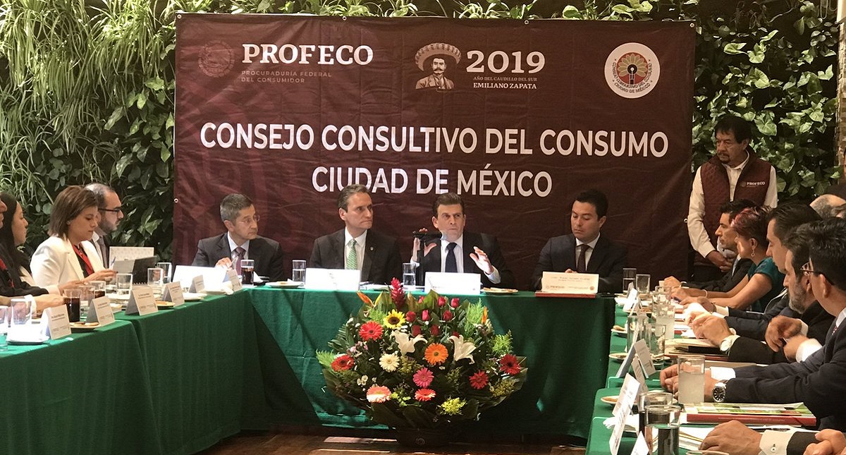 Profeco investiga a gasolineras por litros incompletos en contingencia - ricardo-sheffield-en-consejo-consultivo-del-consumo-de-la-cdmx