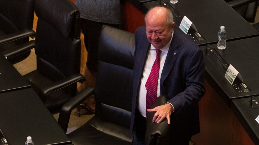 Frente Petrolero presenta denuncia en la FGR contra Romero Deschamps