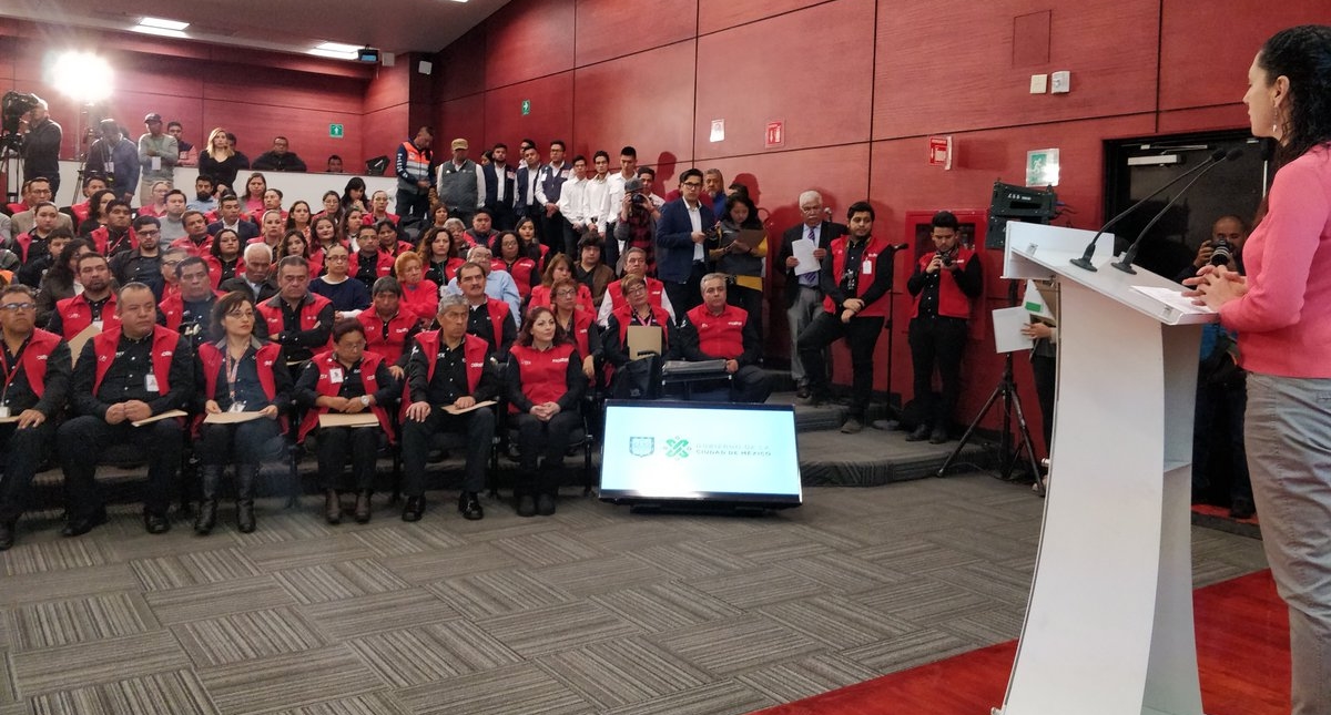 Aumentarán sueldo a trabajadores del 911 y Locatel