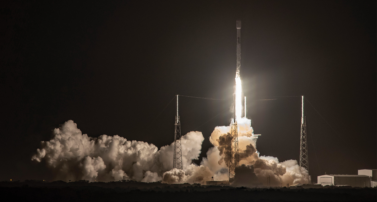 Despega cohete con sonda israelí hacia la Luna
