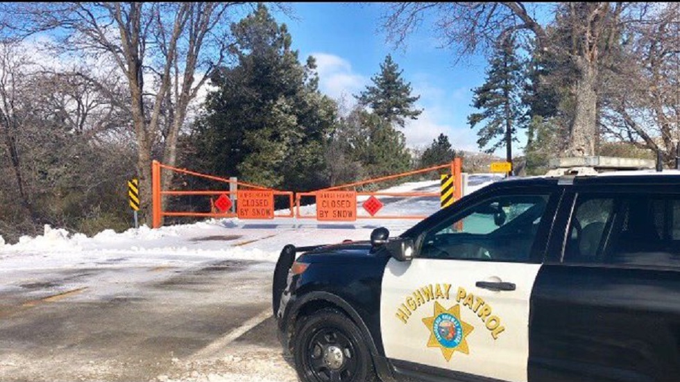 Nevadas cierran carreteras de montaña en San Diego