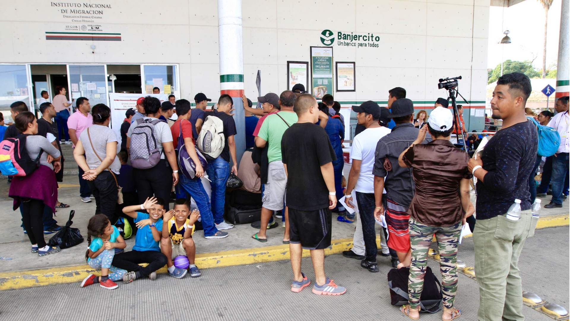 INM ha destituido a 400 agentes en cuatro meses