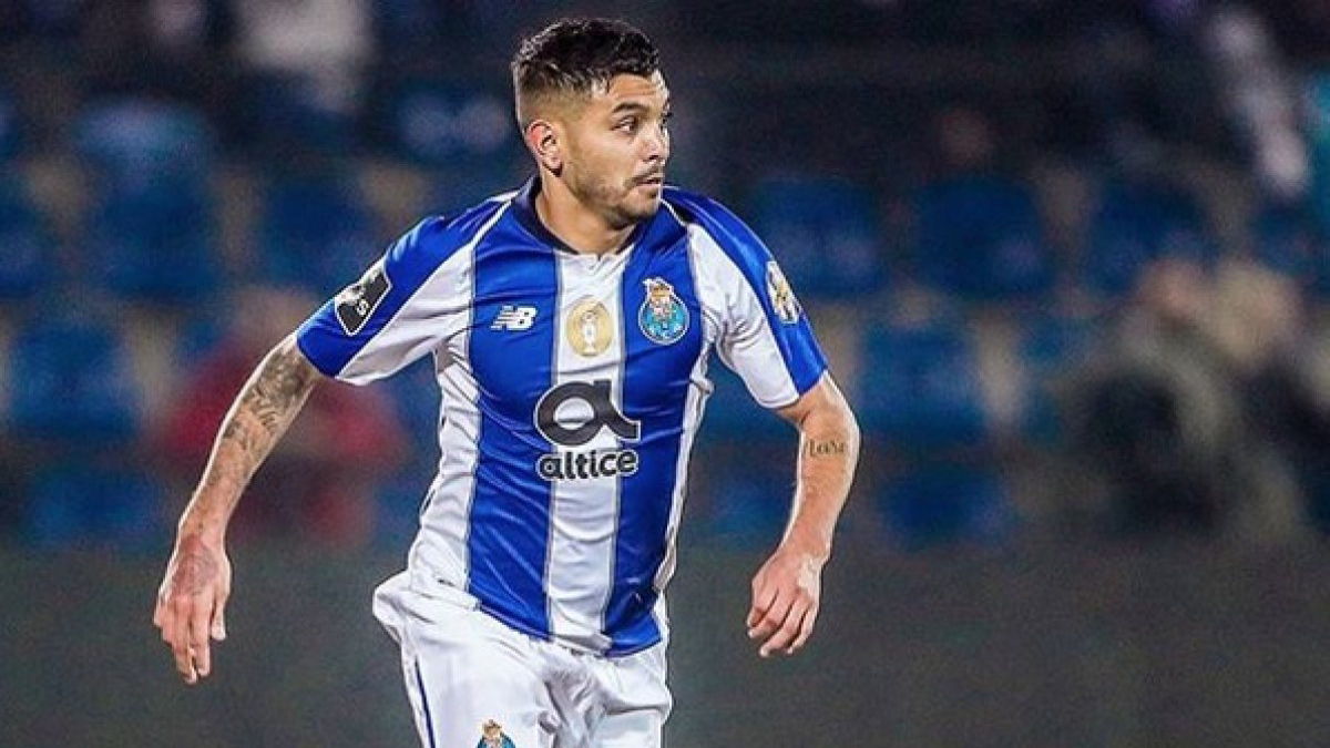 Asistencia de ‘Tecatito’ Corona y Porto a la final de la Copa Taça