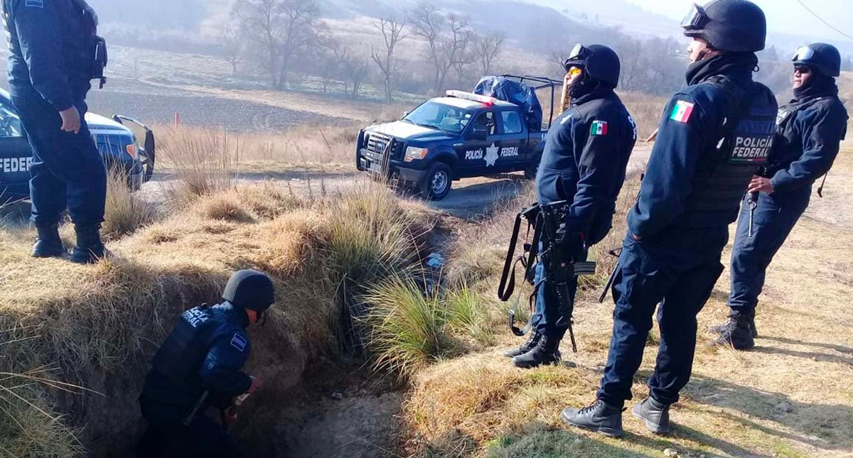 Aseguran 11 tomas clandestinas en poliductos de Pemex en tres estados