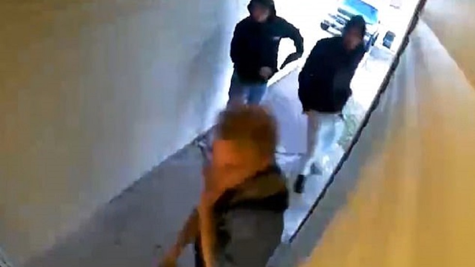 #Video Recibe a balazos a jóvenes que intentaron robar su casa