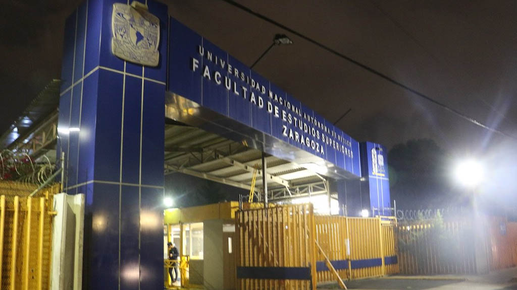 Balean a dos estudiantes afuera de la FES Zaragoza