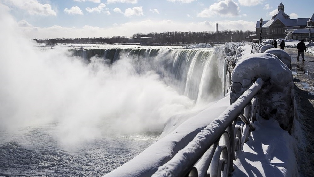 Vórtice polar congela las Cataratas del Niágara de Nueva York