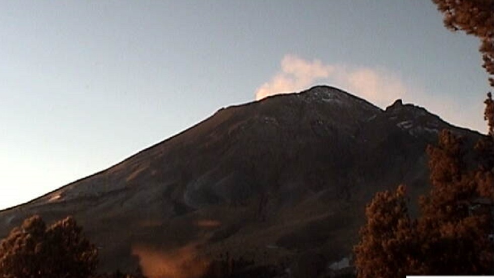 #Video La intensa actividad del Popocatépetl durante la madrugada