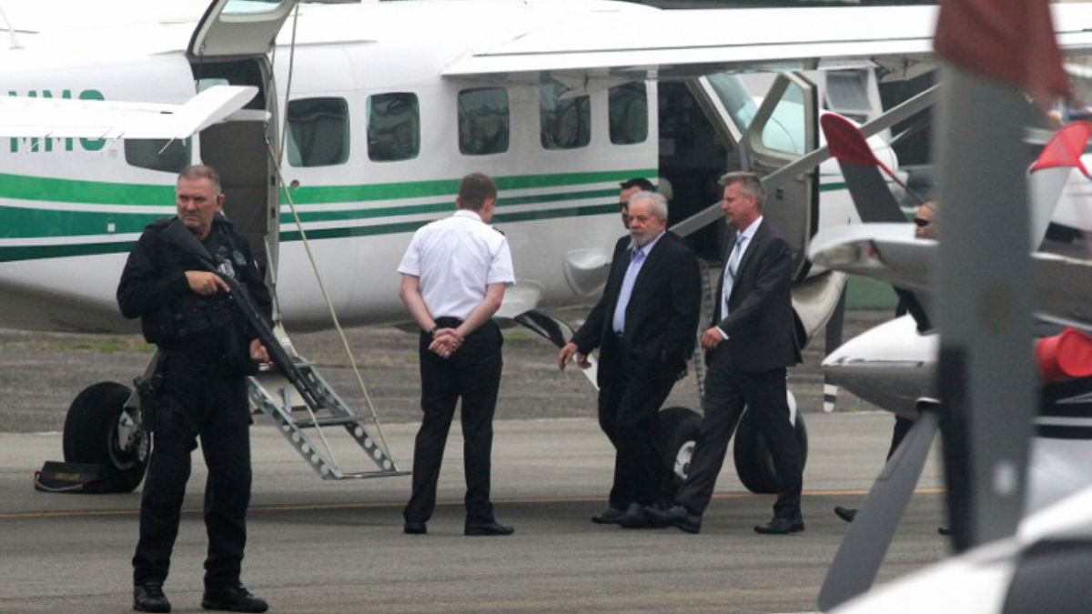 Lula da Silva deja la cárcel para asistir al funeral de su nieto