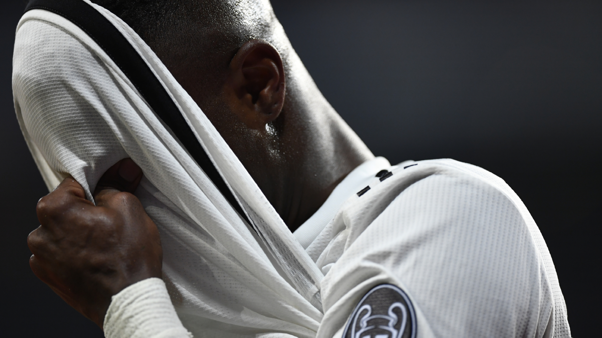 Vinicius Jr. sufre rotura de ligamentos en el tobillo derecho