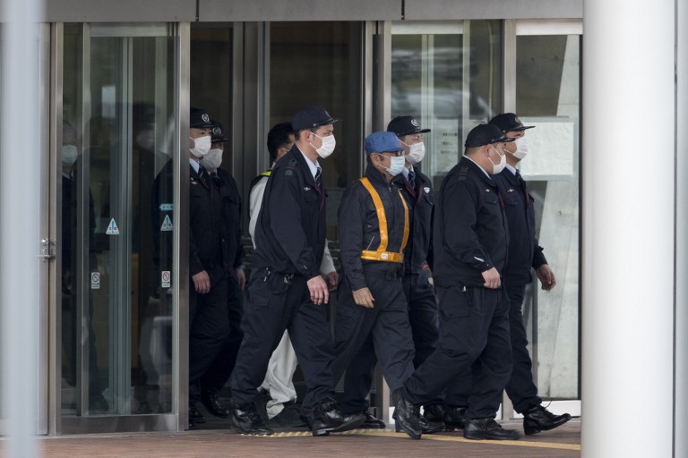 Carlos Ghosn sale de la cárcel en Tokio tras pagar fianza de 9 mdd - 000-1ea3hl