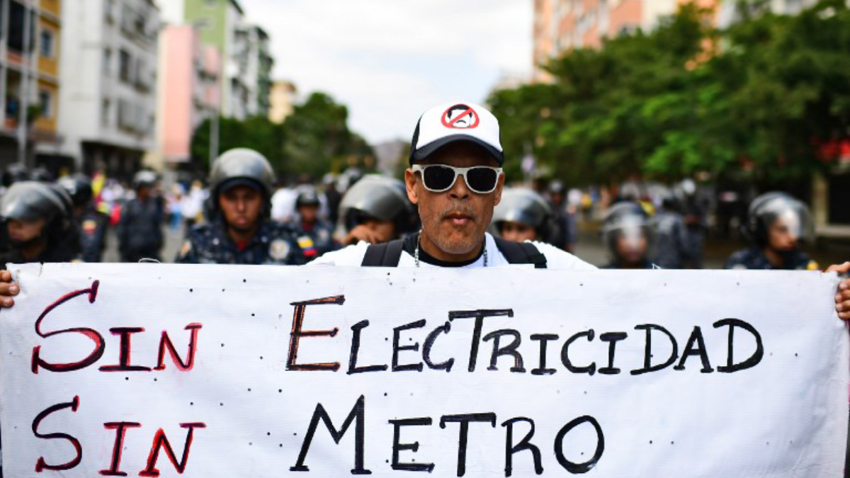 Guaidó declarará emergencia nacional por apagón en Venezuela