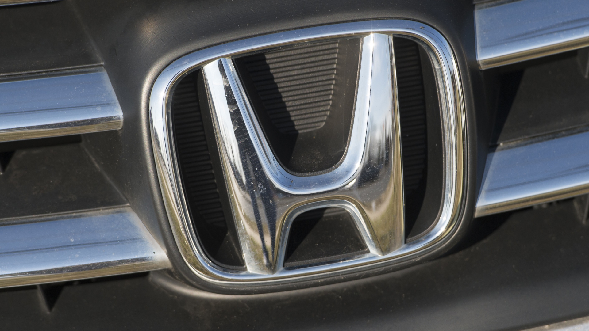 Honda llama a revisión 1.1 millones de autos por falla en bolsa de aire