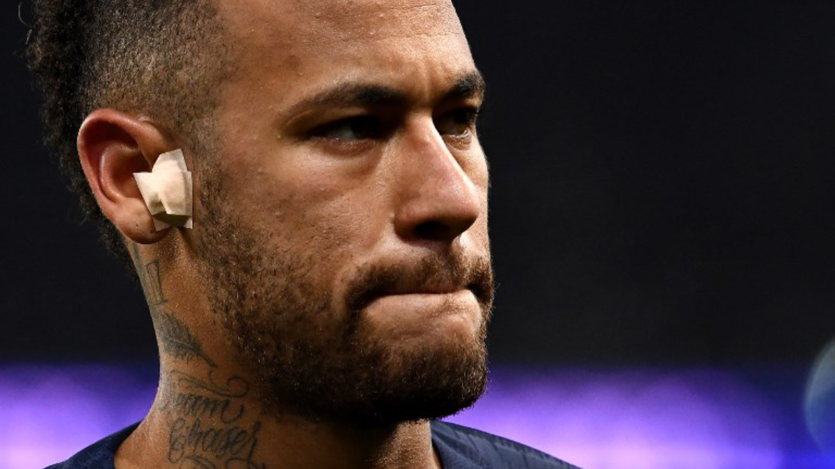 UEFA abre proceso contra Neymar por insultos contra árbitro UEFA abre proceso contra Neymar por insultos contra árbitro