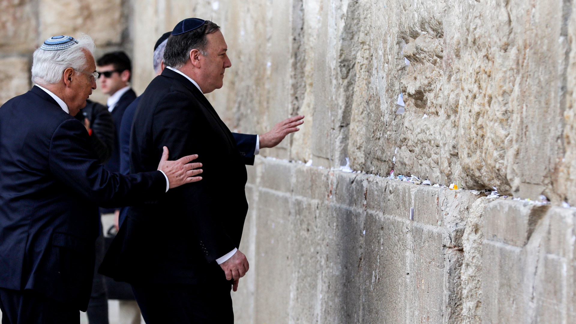 Pompeo visita el Muro de los Lamentos, en territorio ocupado por Israel