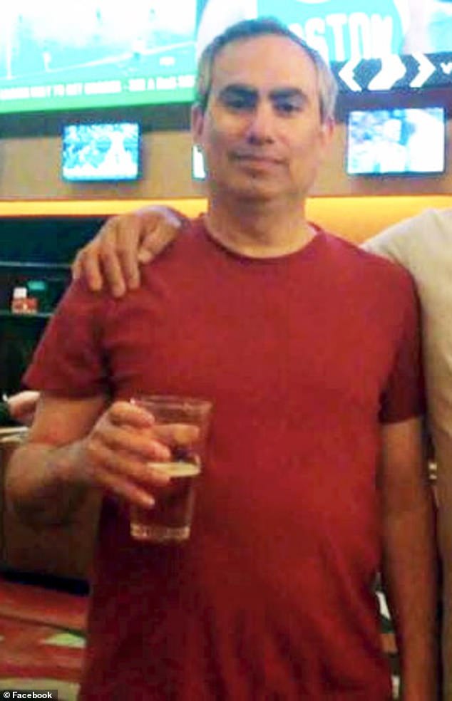 #Video Roba casino de Las Vegas y muere tras tiroteo con la policía - 11228628-6828829-image-a-1-1553088779191