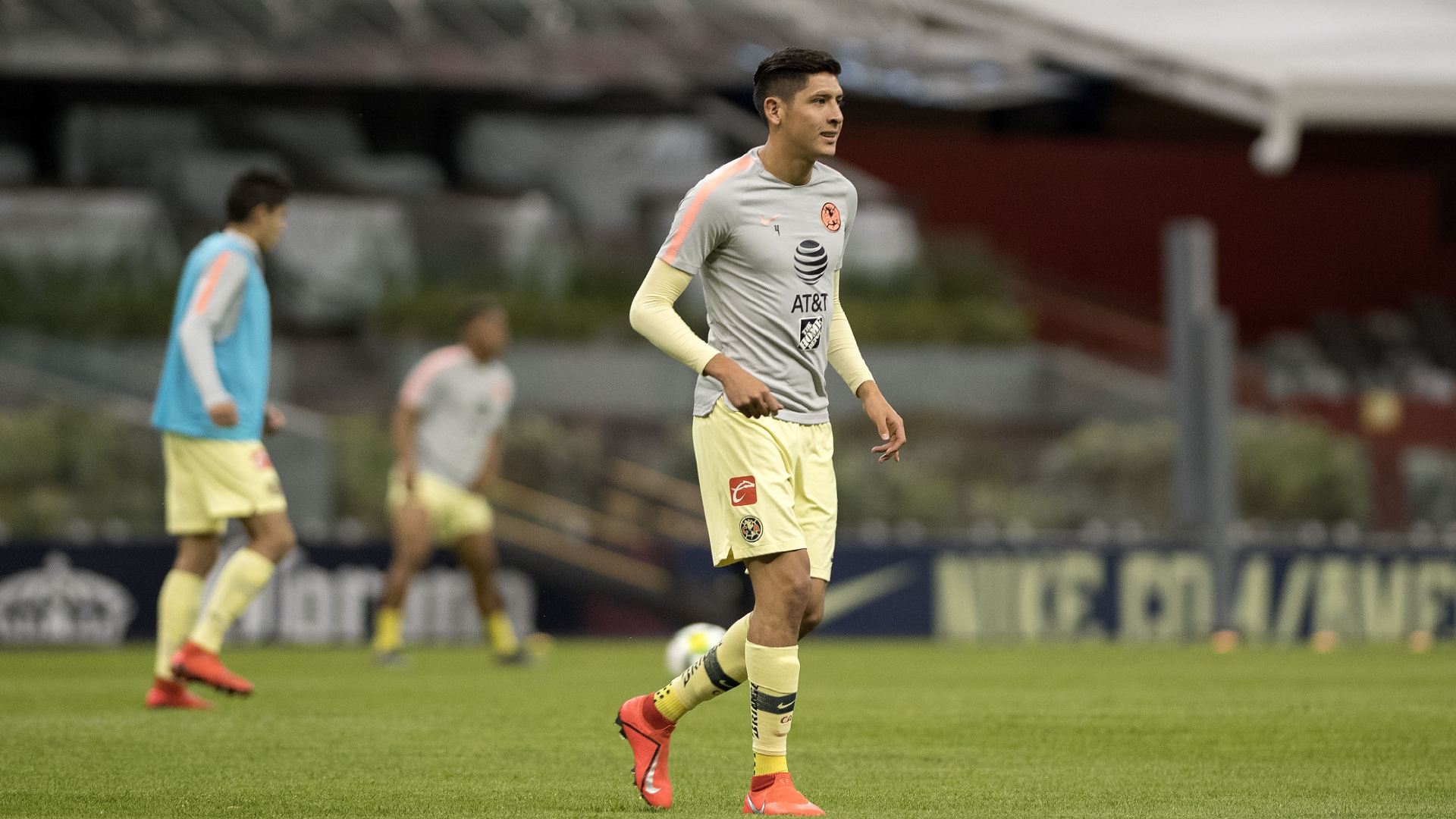 Edson Álvarez podría llegar al PSV