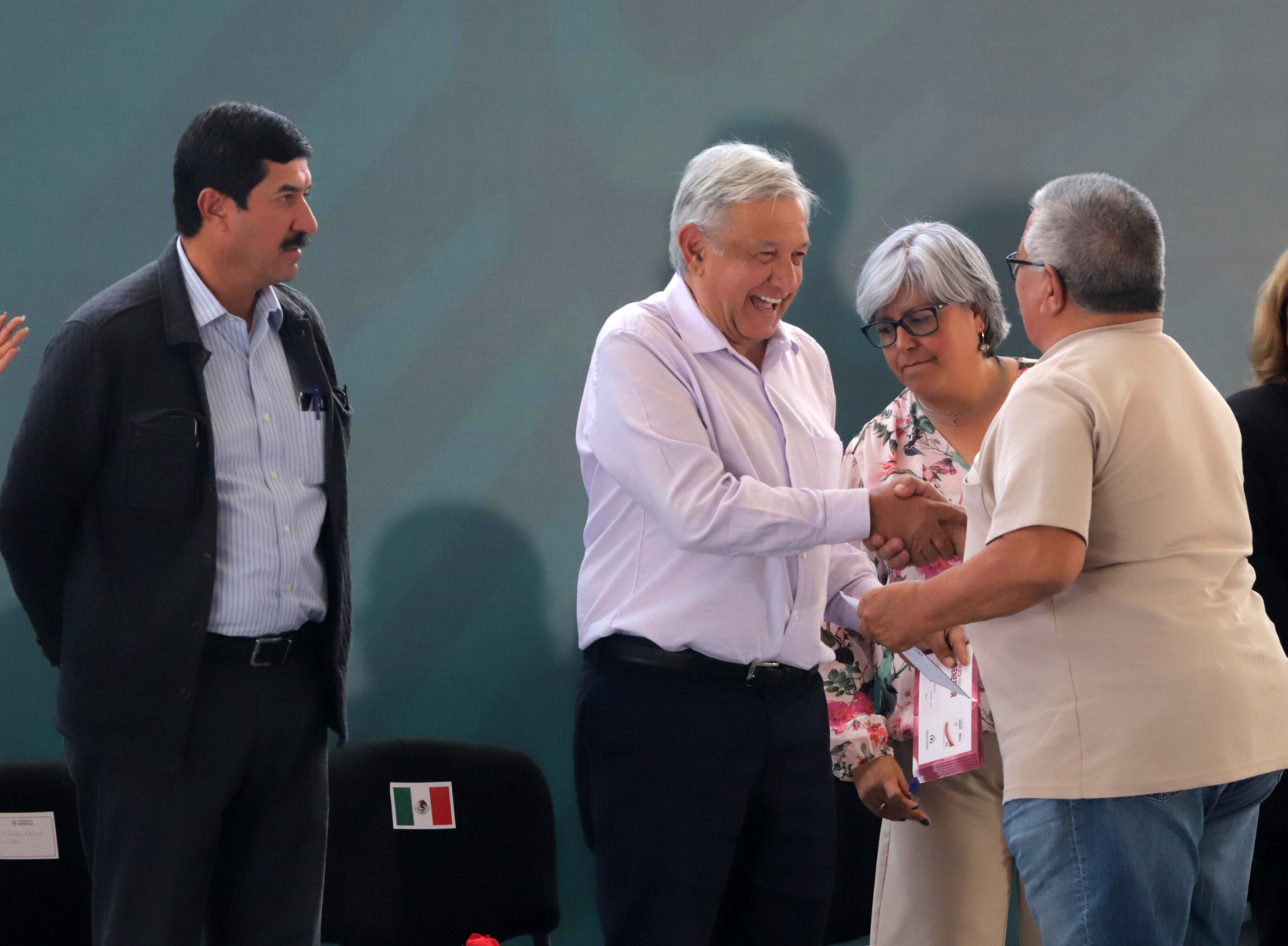 "Merecen más respeto los opositores que los abyectos": López Obrador - 90302032