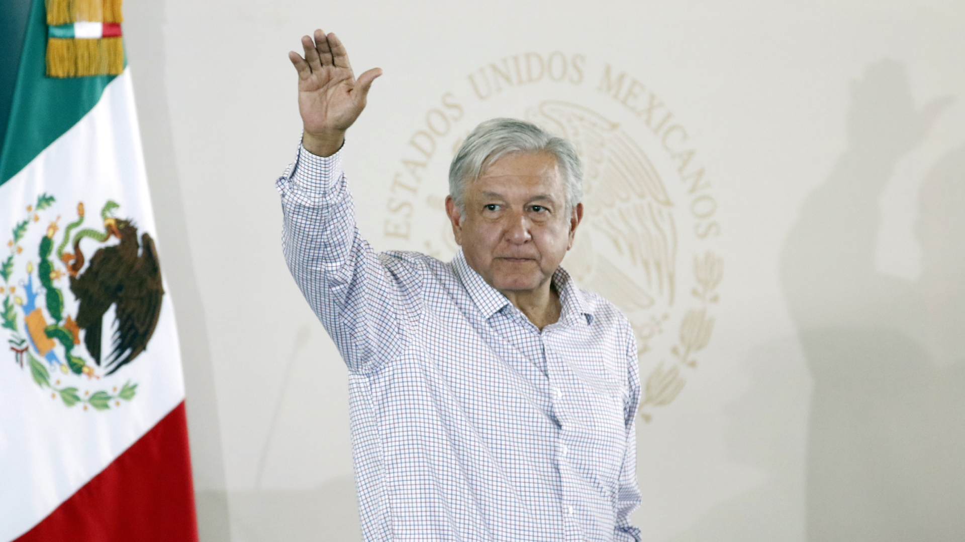 Buscamos controlar los aumentos de precios en los combustibles: AMLO