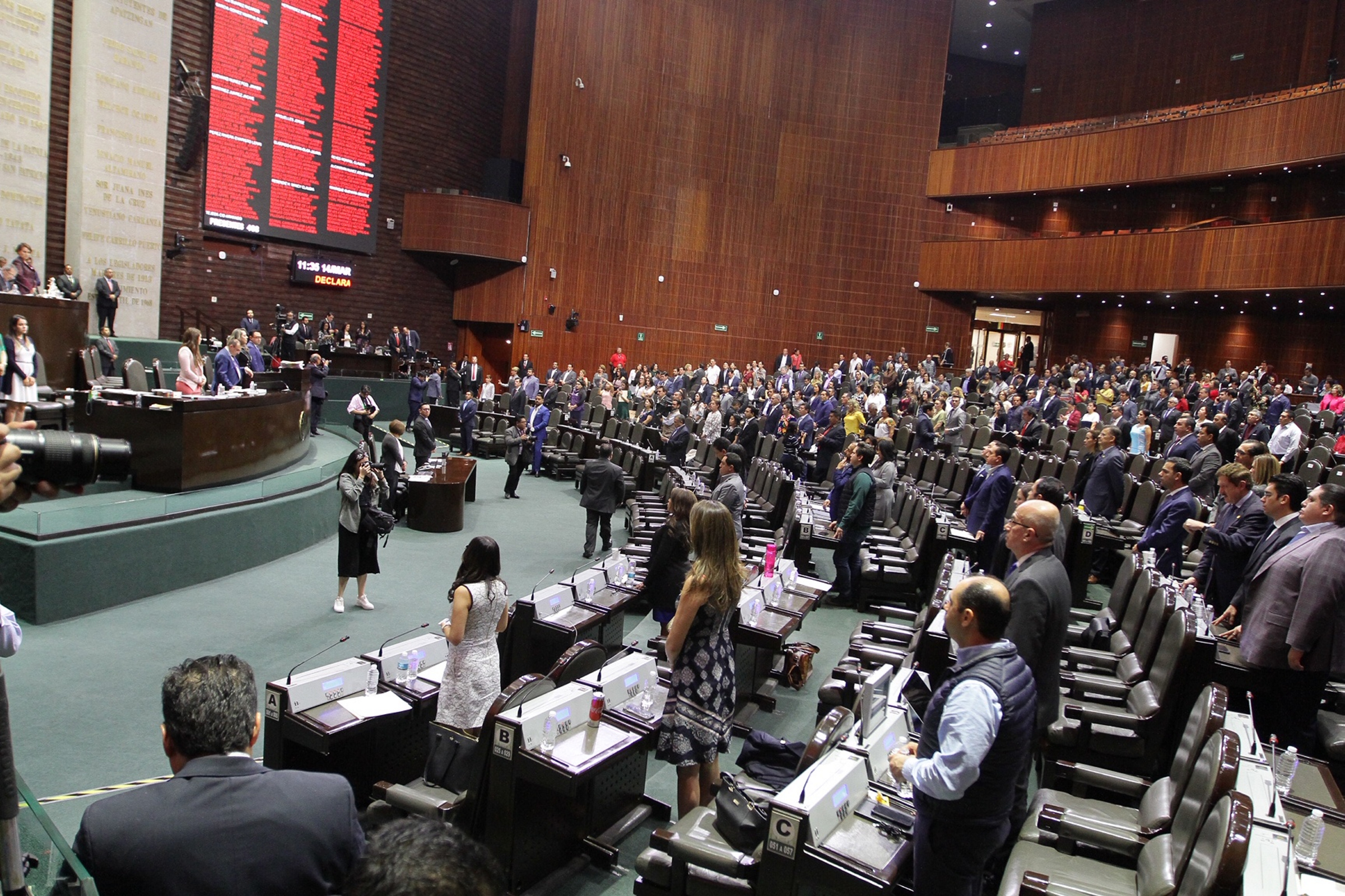 Senado aprueba permiso para que diputados puedan suspender actividades por más de 3 días