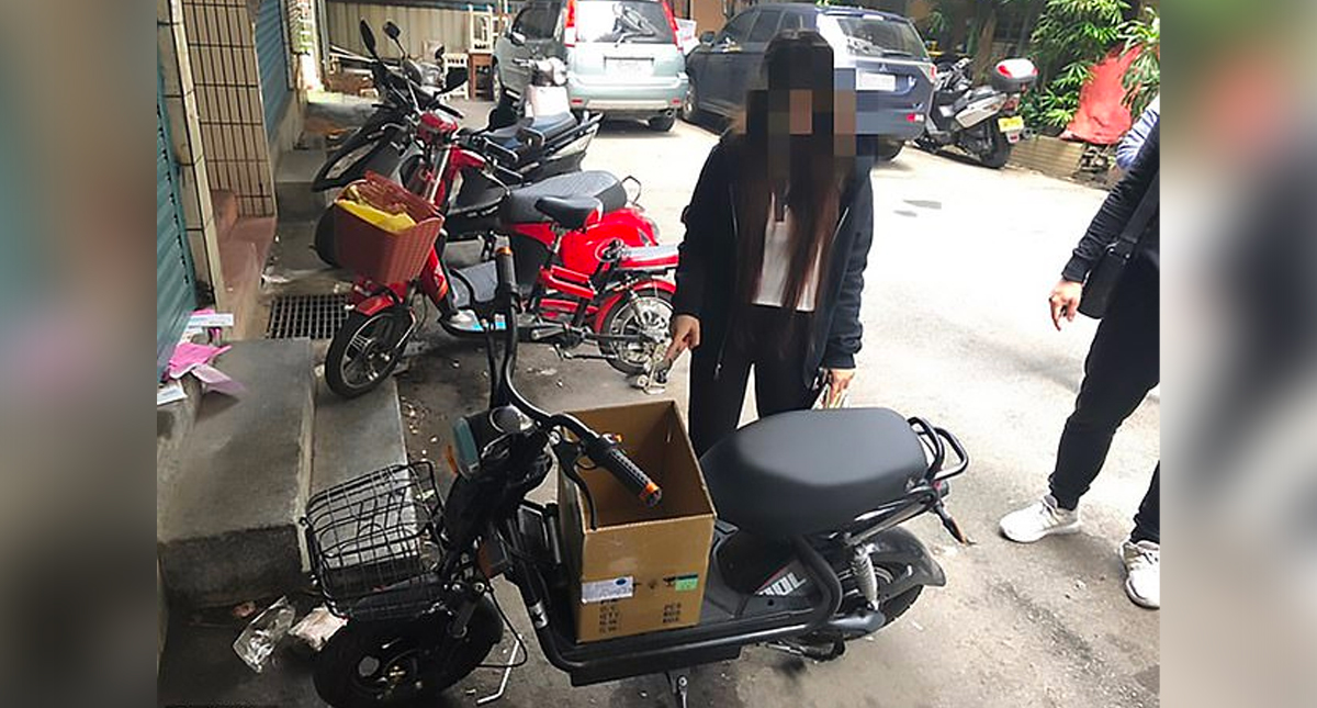 #Video Mujer abandona a su bebé en la calle después de dar a luz