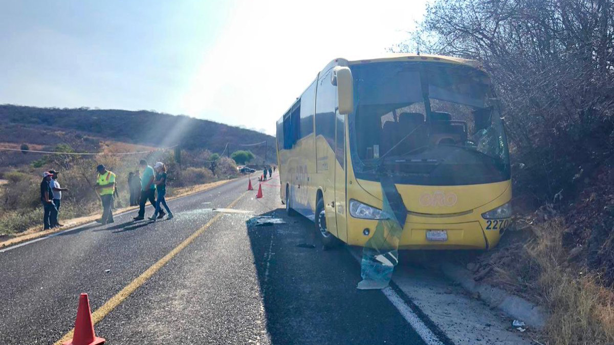 Identifican a nueve de 10 víctimas de accidente de autobús en Puebla