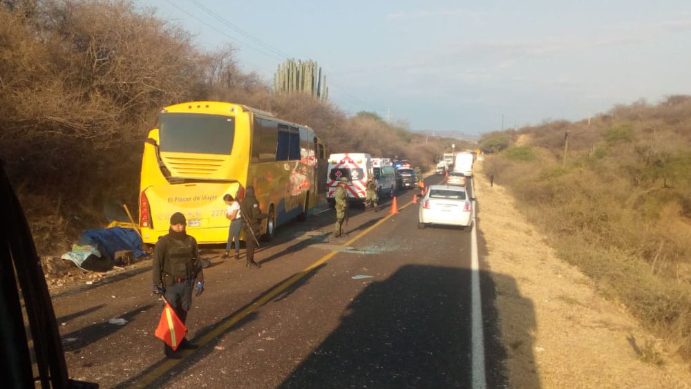 Accidente de autobús deja nueve muertos en Puebla Accidente de autobús deja nueve muertos en Puebla