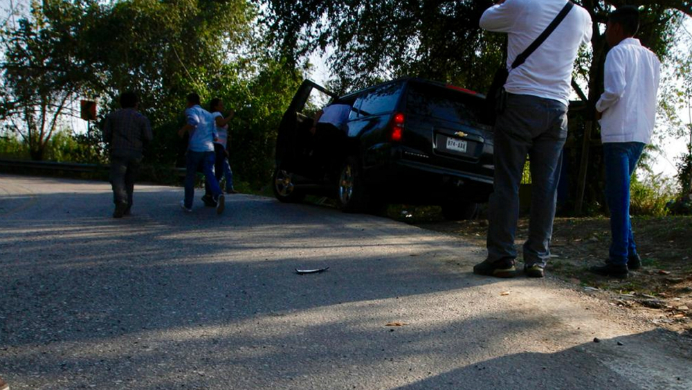 Sufre accidente vehículo de caravana del presidente; sin lesionados