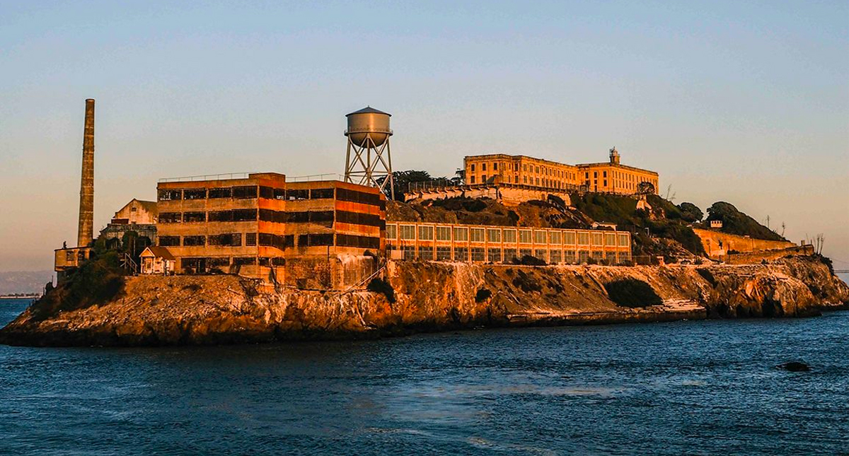 Descubren túneles secretos en prisión de Alcatraz