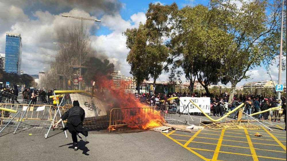 Protesta contra acto de ultraderecha deja cinco heridos en Barcelona