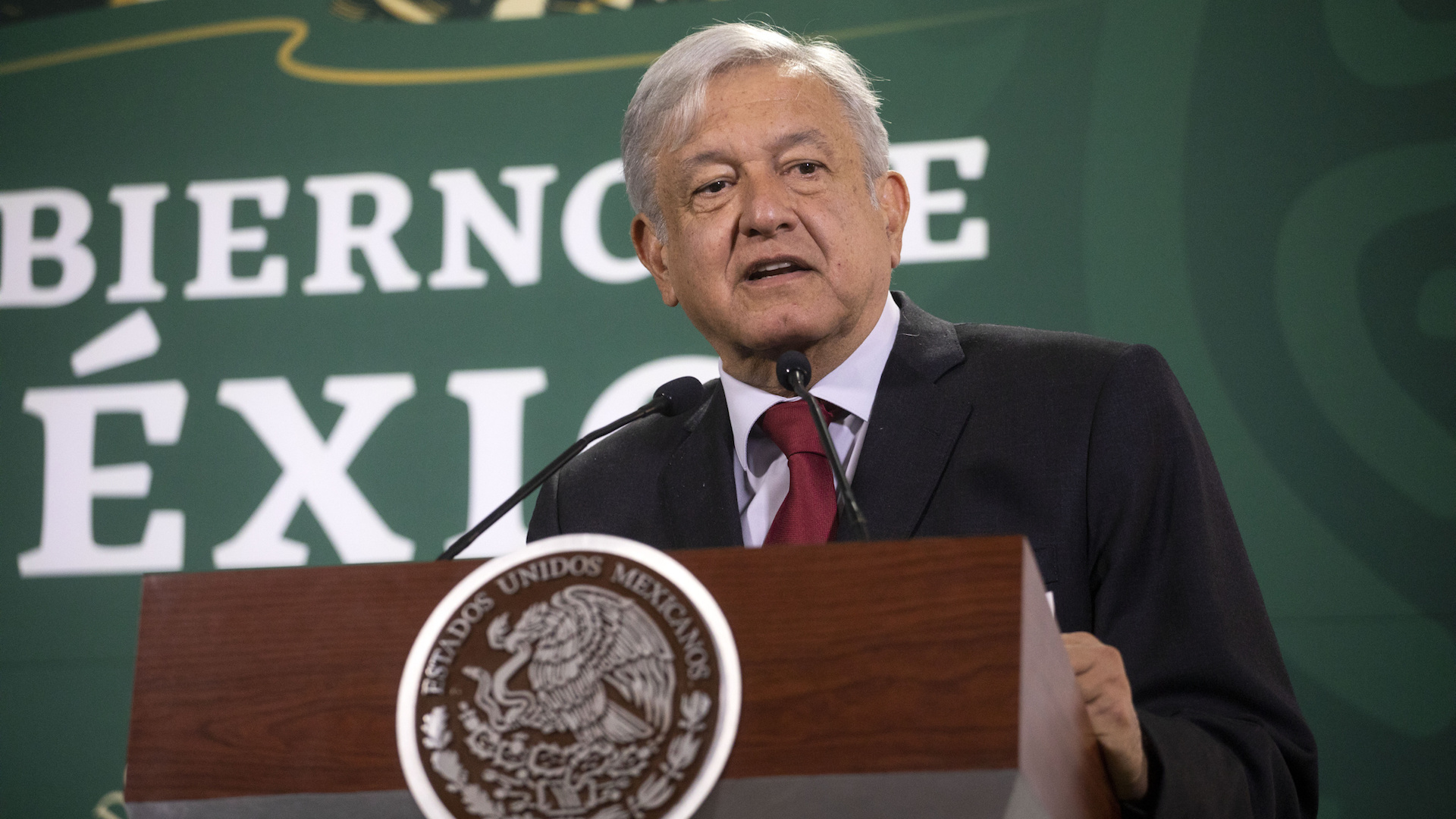 Fox y Calderón tendrán seguridad de militares: López Obrador Fox y Calderón tendrán seguridad de militares: López Obrador
