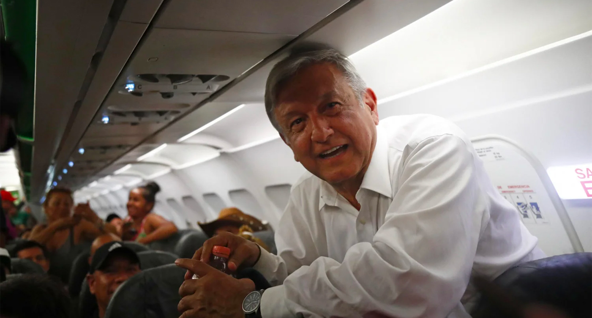 López Obrador pone en la mira a personal de Migración de aeropuertos