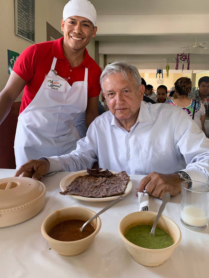 López Obrador desconocía que querían envenenarlo - amlo-en-puente-de-ixtla