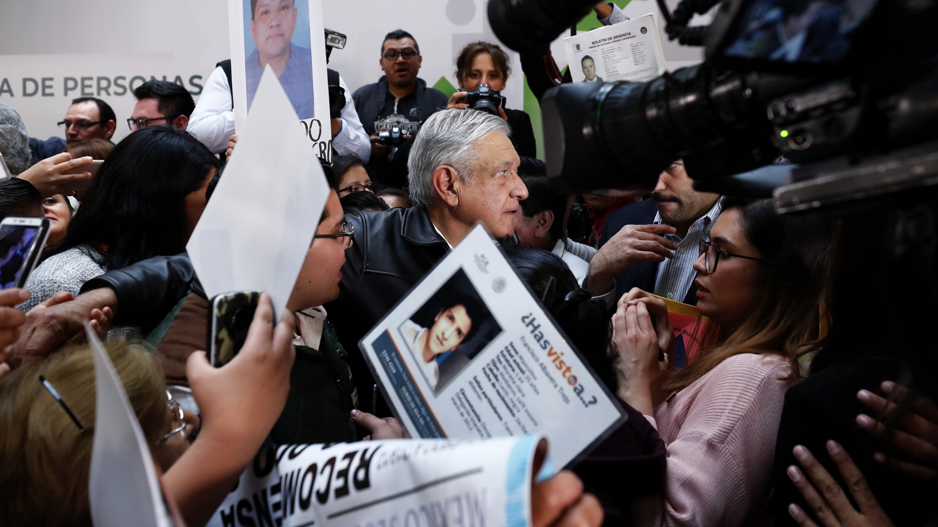 López Obrador urge identificación de 26 mil cuerpos en instituciones forenses López Obrador urge identificación de 26 mil cuerpos en instituciones forenses