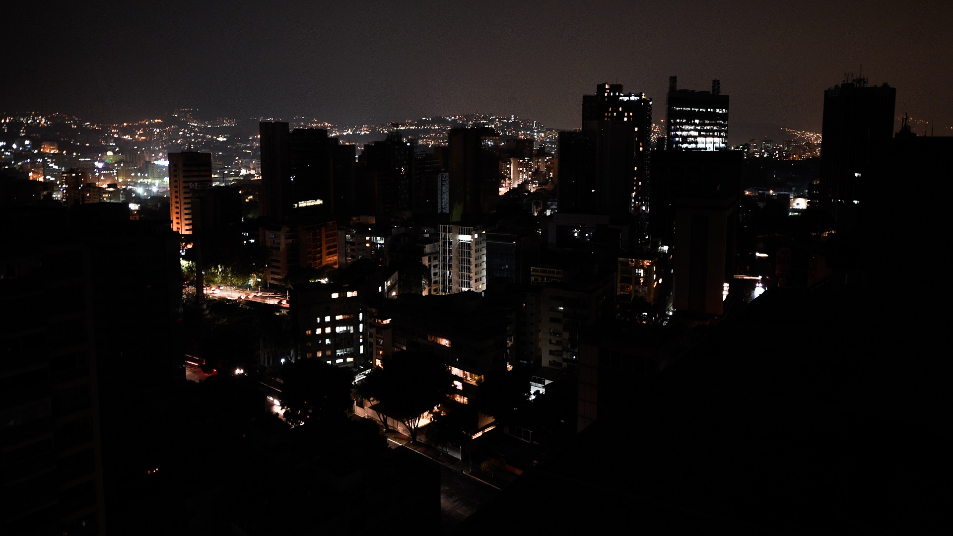 Apagones cuestan a Venezuela 200 millones de dólares diarios - apagon-en-venezuela-2