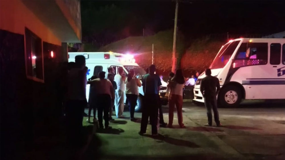 Balean a pareja en camión de Cuernavaca